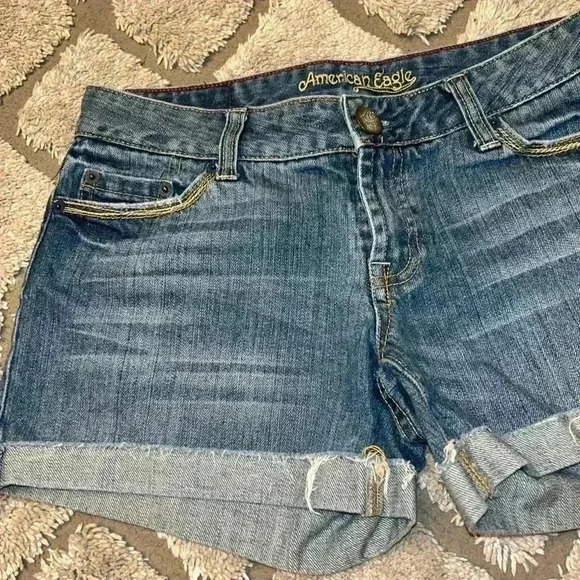 American Eagle Vintage Blue Cuffed shorts size 4 - Picture 3 of 9